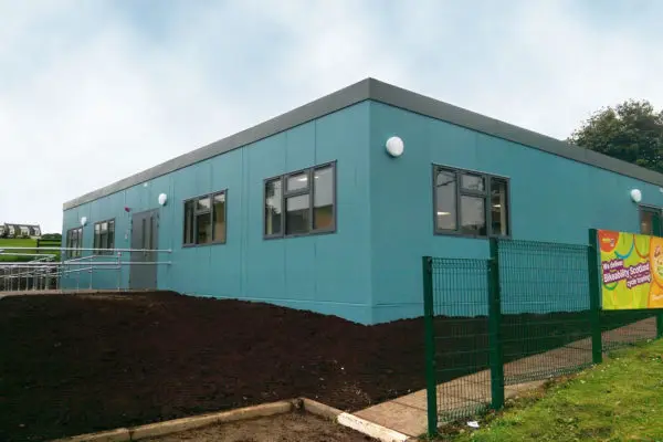 Modular classroom building